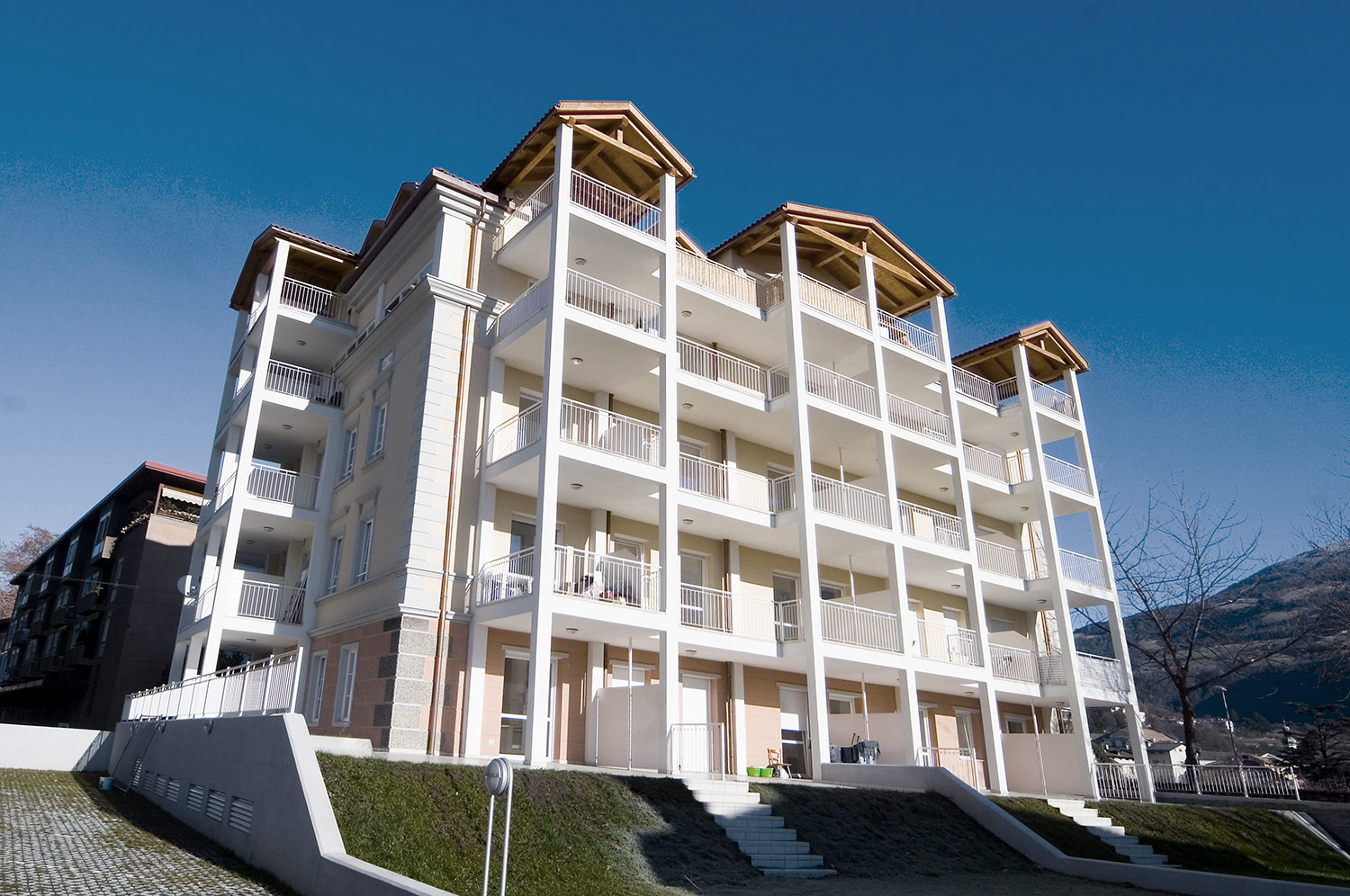 Villa Schöneck Unifin Immobilien Südtirol kaufen & mieten